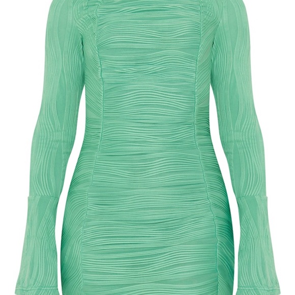 PrettyLittleThing Ruched Dress - Picture 3 of 4